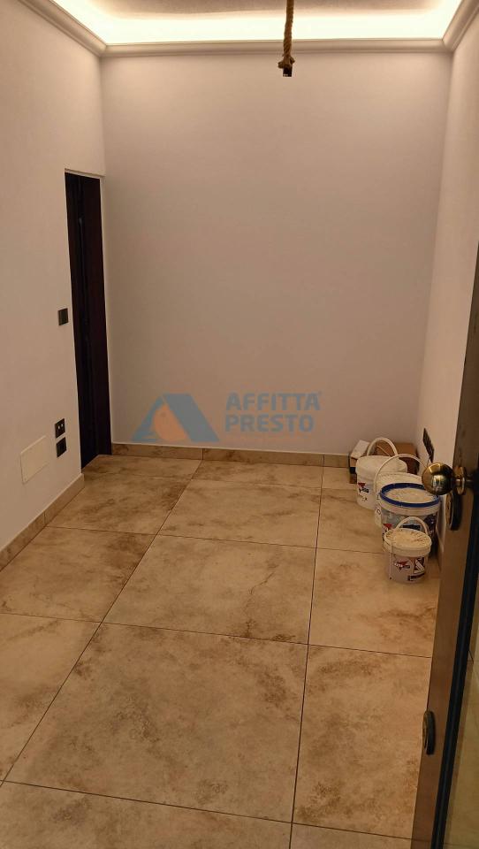 Negozio in Via Strinati, Cesena, {3} - Foto 2