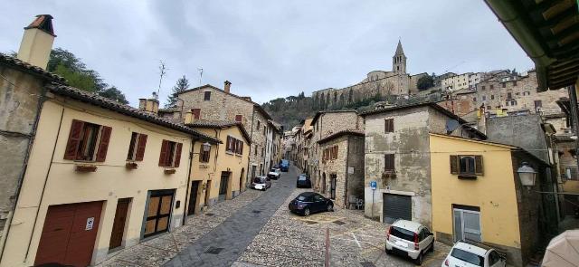 Vierzimmerwohnung in delle Caselle 12, Todi - Foto 1