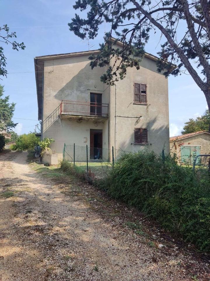 Casa indipendente in vendita a Todi