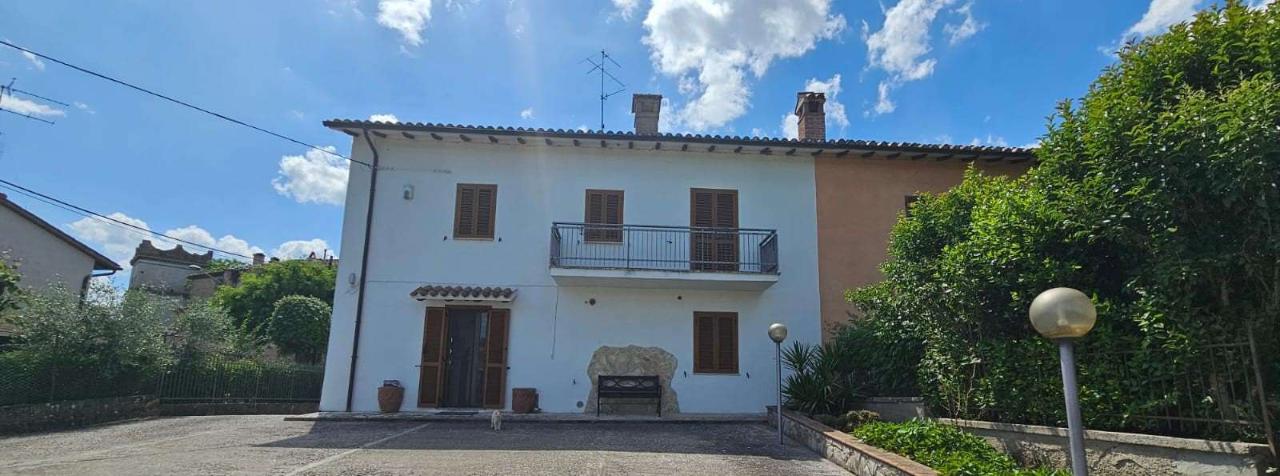 Villa bifamiliare in vendita a Acquasparta