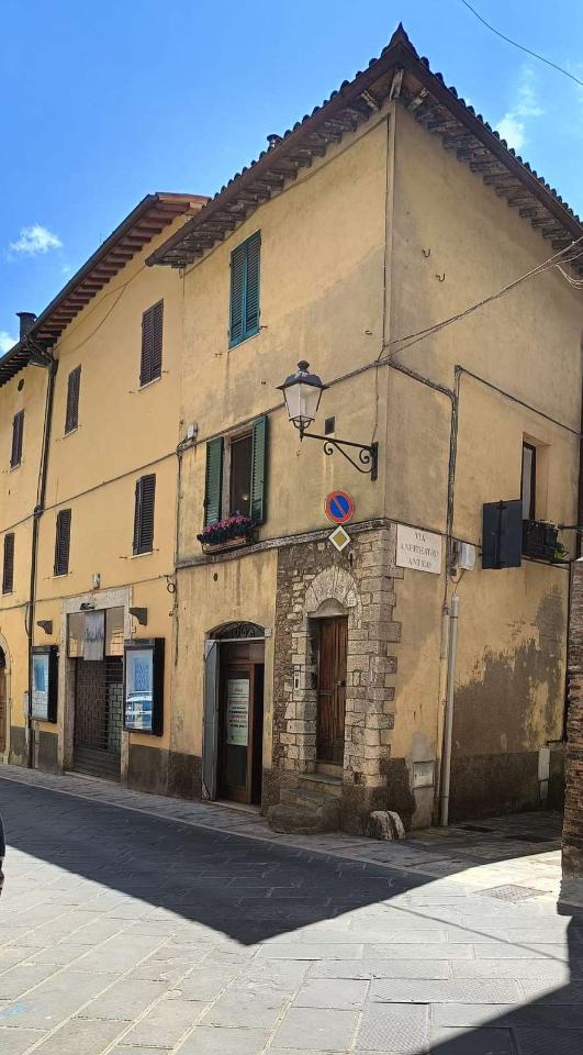 Negozio in Via Giacomo Matteotti, Todi, {3} - Foto 1