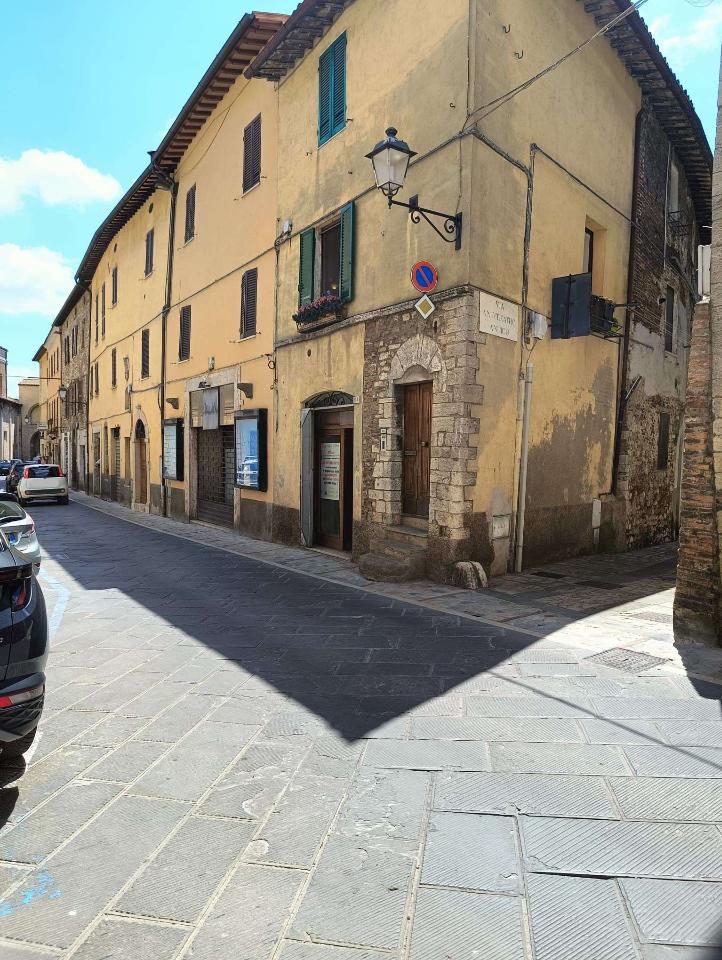 Negozio in Via Giacomo Matteotti, Todi, {3} - Foto 2
