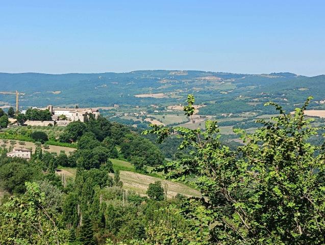 2-room flat in Via Morandi, Todi - Photo 1