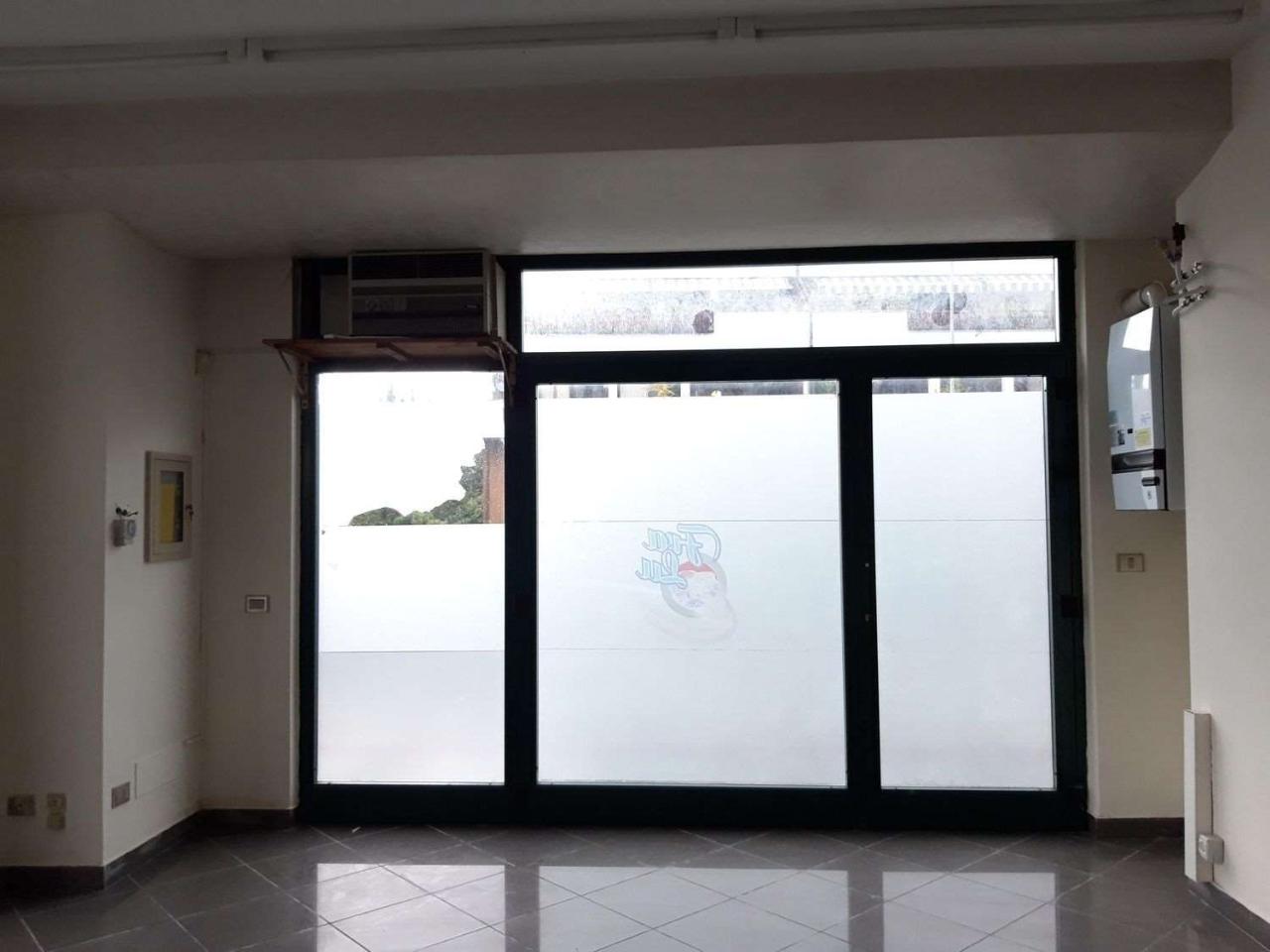 Negozio in Ettore Maiorana, Bastia Umbra, {3} - Foto 1