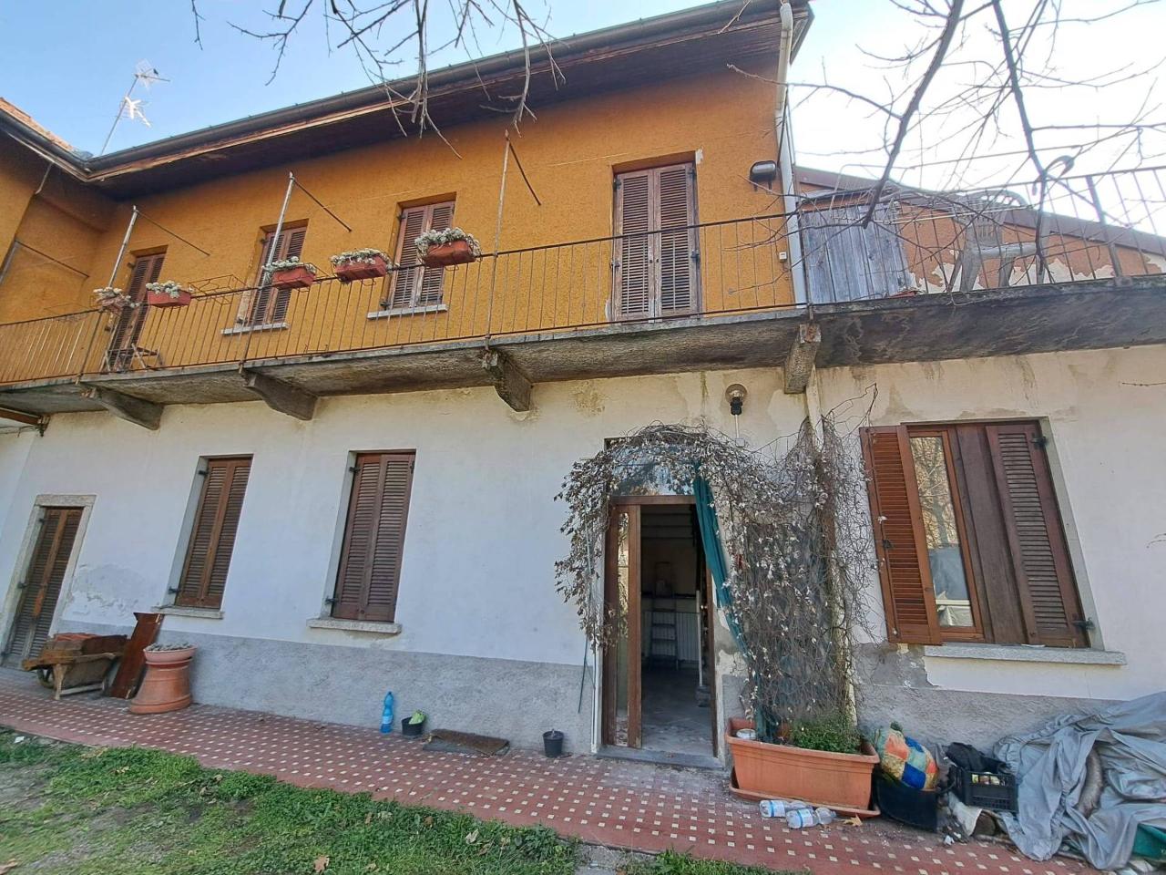 Casa indipendente in vendita a Cavaria Con Premezzo