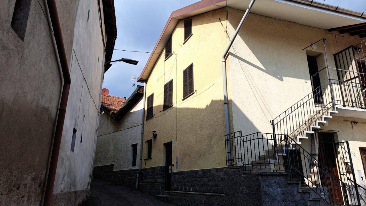 Casa indipendente in vendita a Oggiona Con Santo Stefano