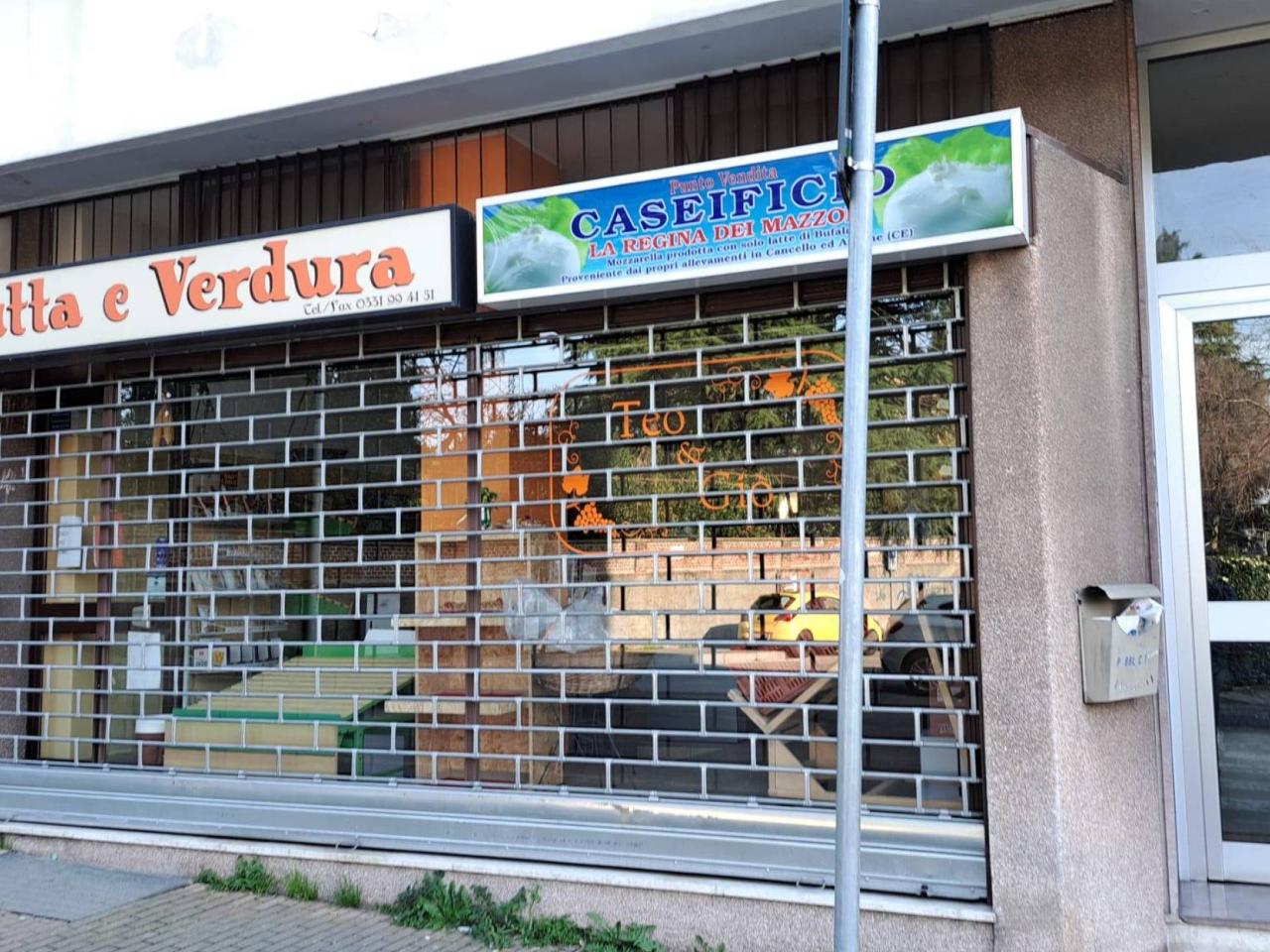 Negozio in vendita a Solbiate Arno