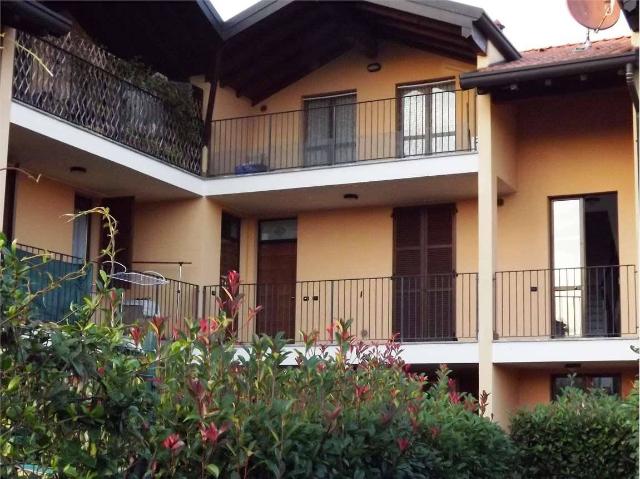 2-room flat in Via Trento, Varano Borghi - Photo 1