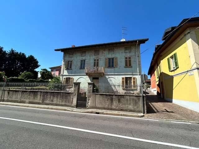 Villa in Via Mazzini , 79, Angera - Foto 1