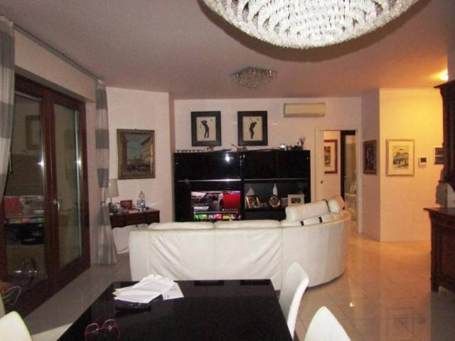 Apartament in {3}, Viale Giuseppe Verdi - Photo 1