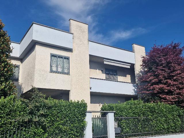 4-room flat in Via Alessandro Manzoni 41, Origgio - Photo 1