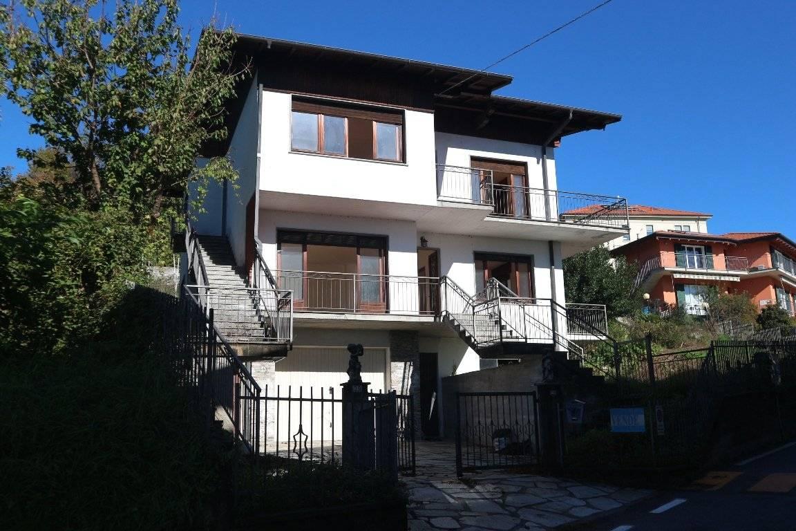 Villa in vendita a Arizzano