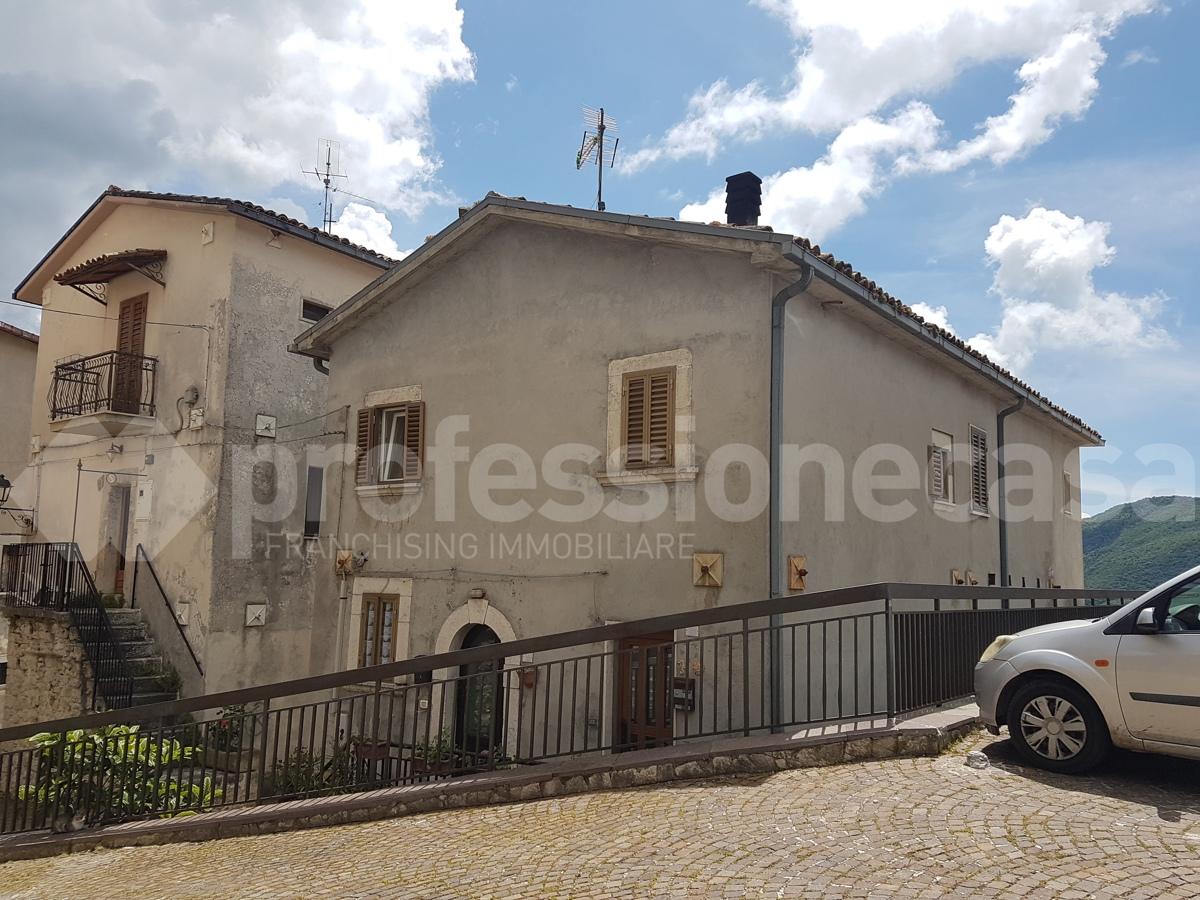 Appartamento in vendita a Montenero Val Cocchiara