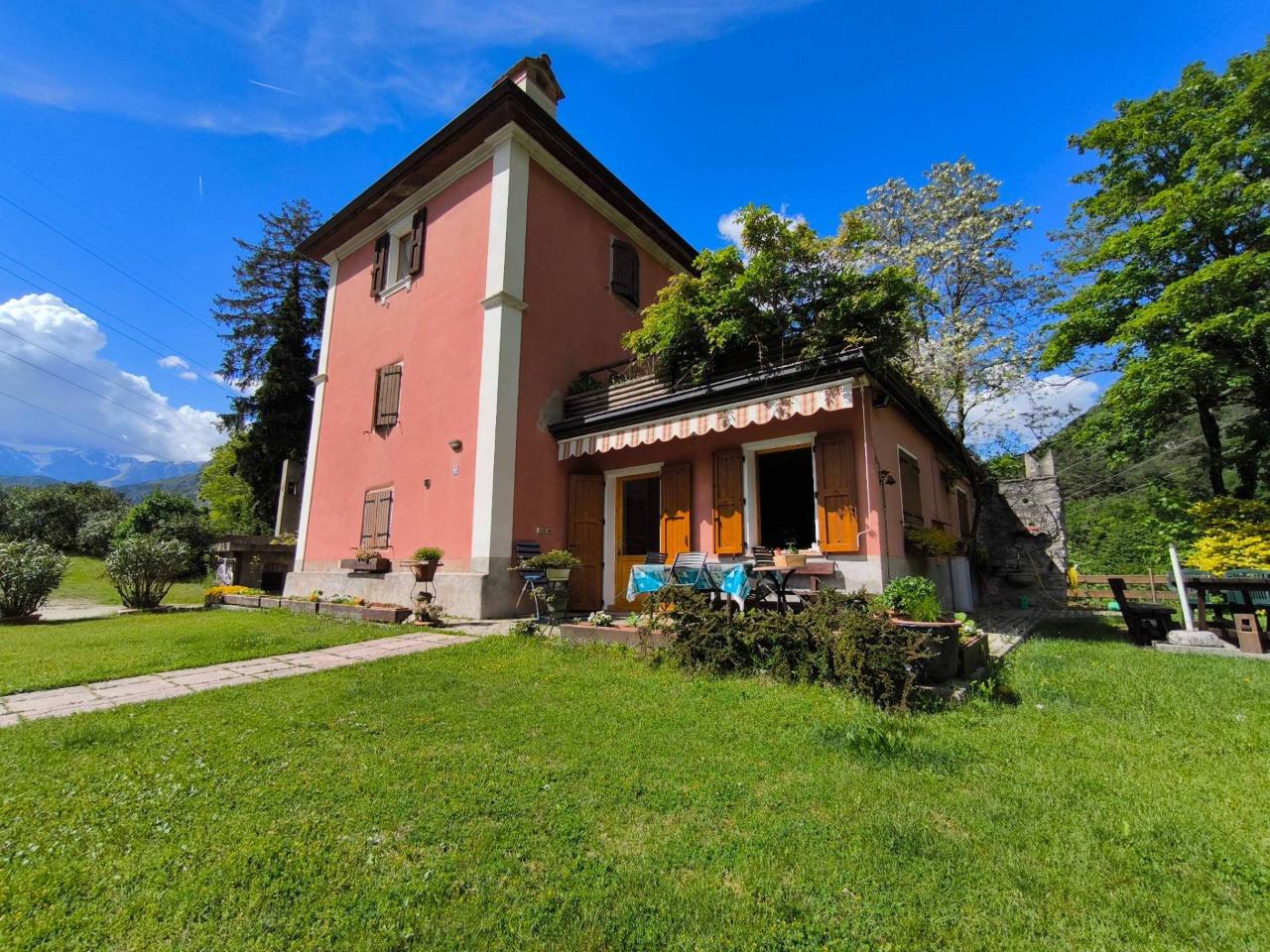 Villa in vendita a Madruzzo