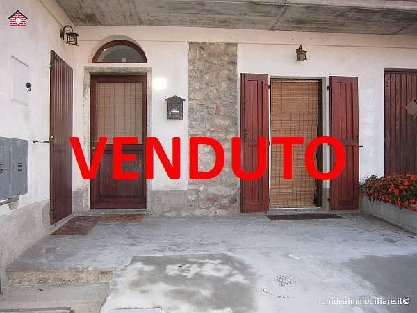 2-room flat, Vergiate - Photo 1