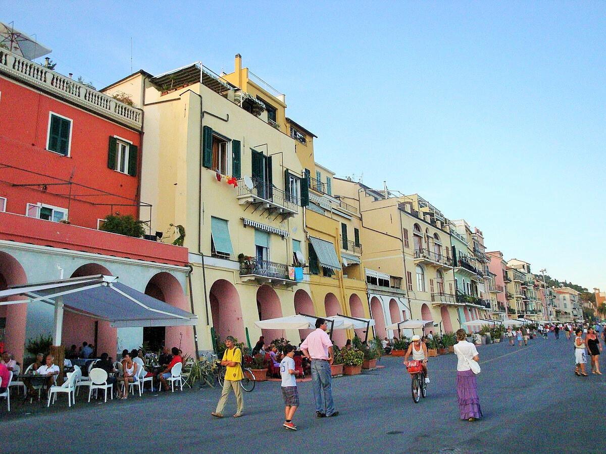 Negozio in Via Felice Cascione 55, Imperia, {3} - Foto 2
