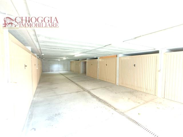 Parking garage in Via Borgo San Giovanni, Chioggia - Photo 1