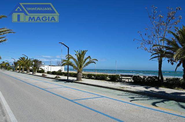 3-room flat in Lungomare Italia 62, Martinsicuro - Photo 1