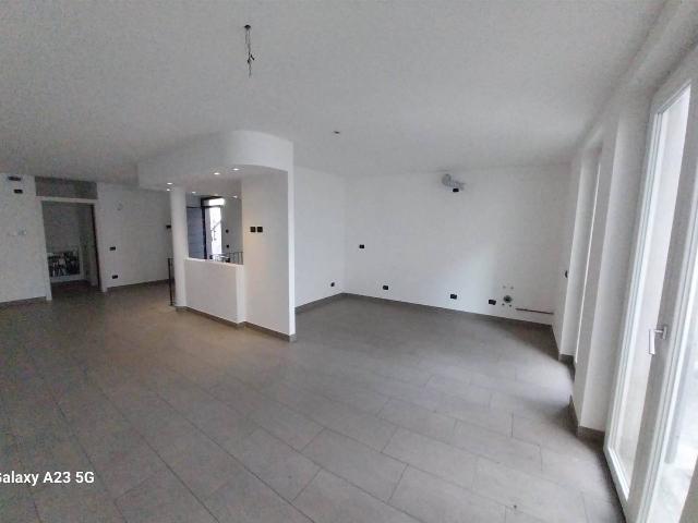 Vierzimmerwohnung in Via Magenta, Gallarate - Foto 1