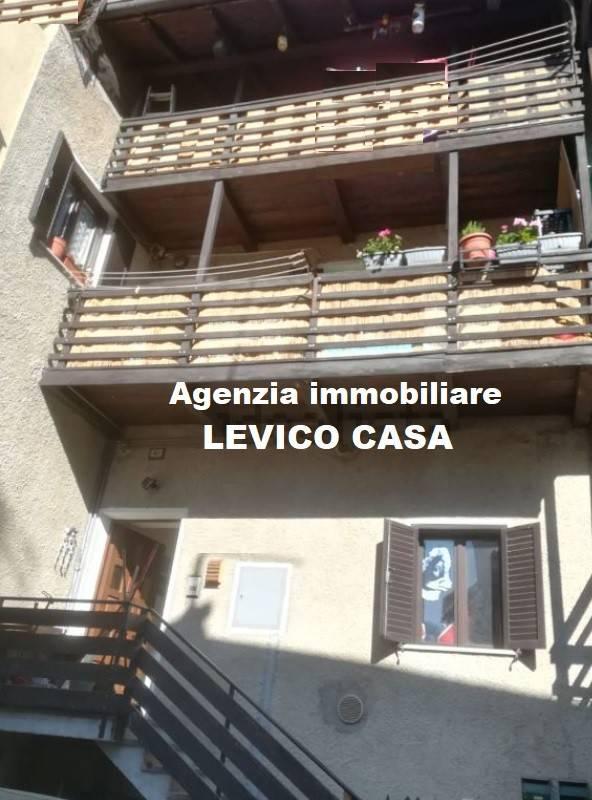 Villa a schiera in vendita a Calceranica Al Lago