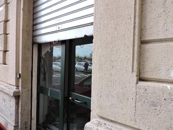 Negozio in Via Amedeo Lattanzi, Genova, {3} - Foto 1