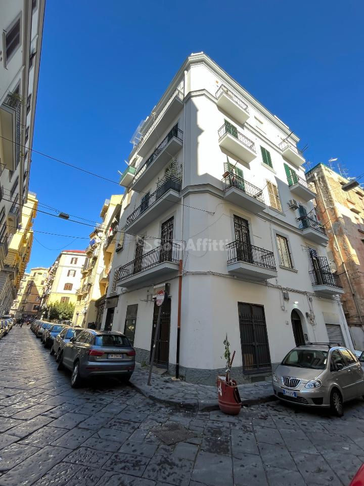 Negozio in Via Renovella 2, Napoli, {3} - Foto 1