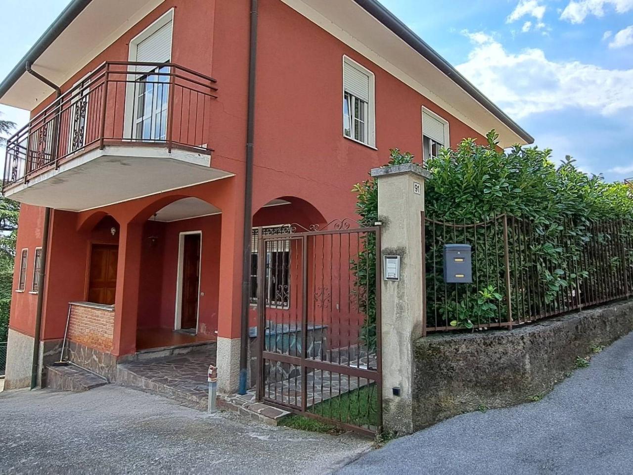 Villa in vendita a Cesana Brianza