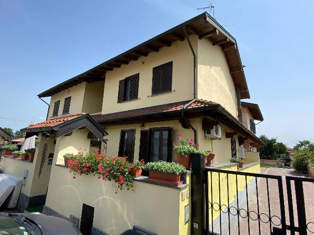 Mansion in Viale Agricoltura, Vigevano - Photo 1