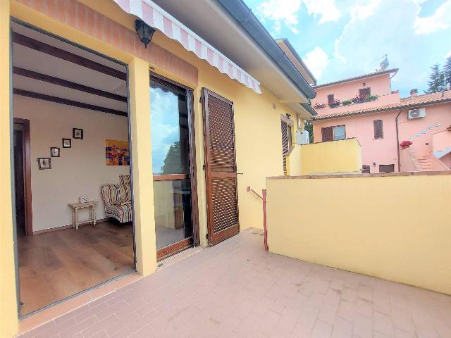 2-room flat in Via Emilio Alessandrini, Marsciano - Photo 1