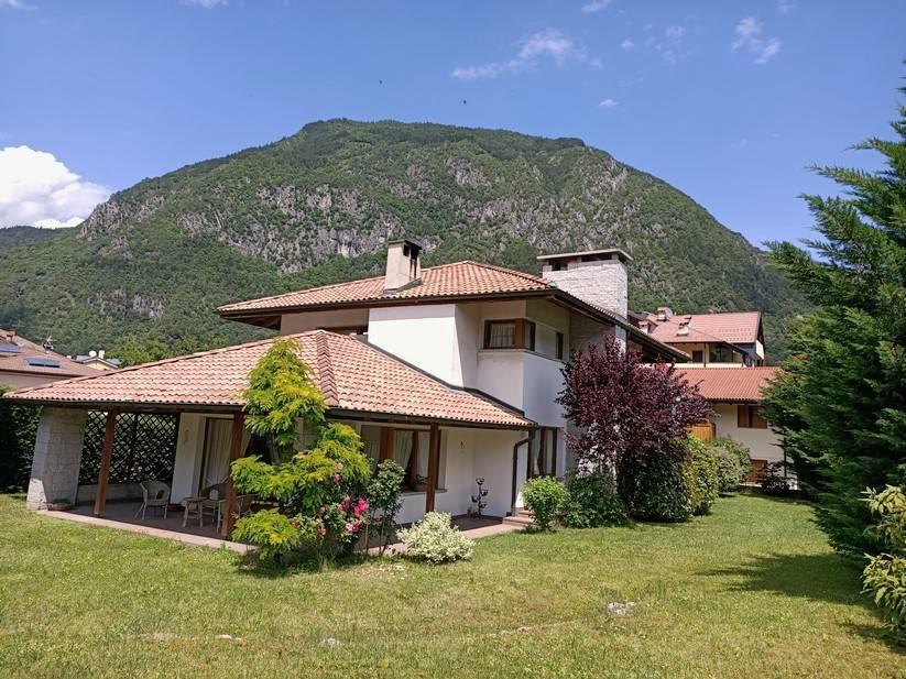 Villa in vendita a Tione Di Trento