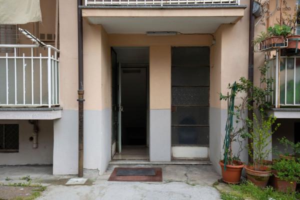 Negozio in Via Ada Marchesini Gobetti 4, Torino, {3} - Foto 2