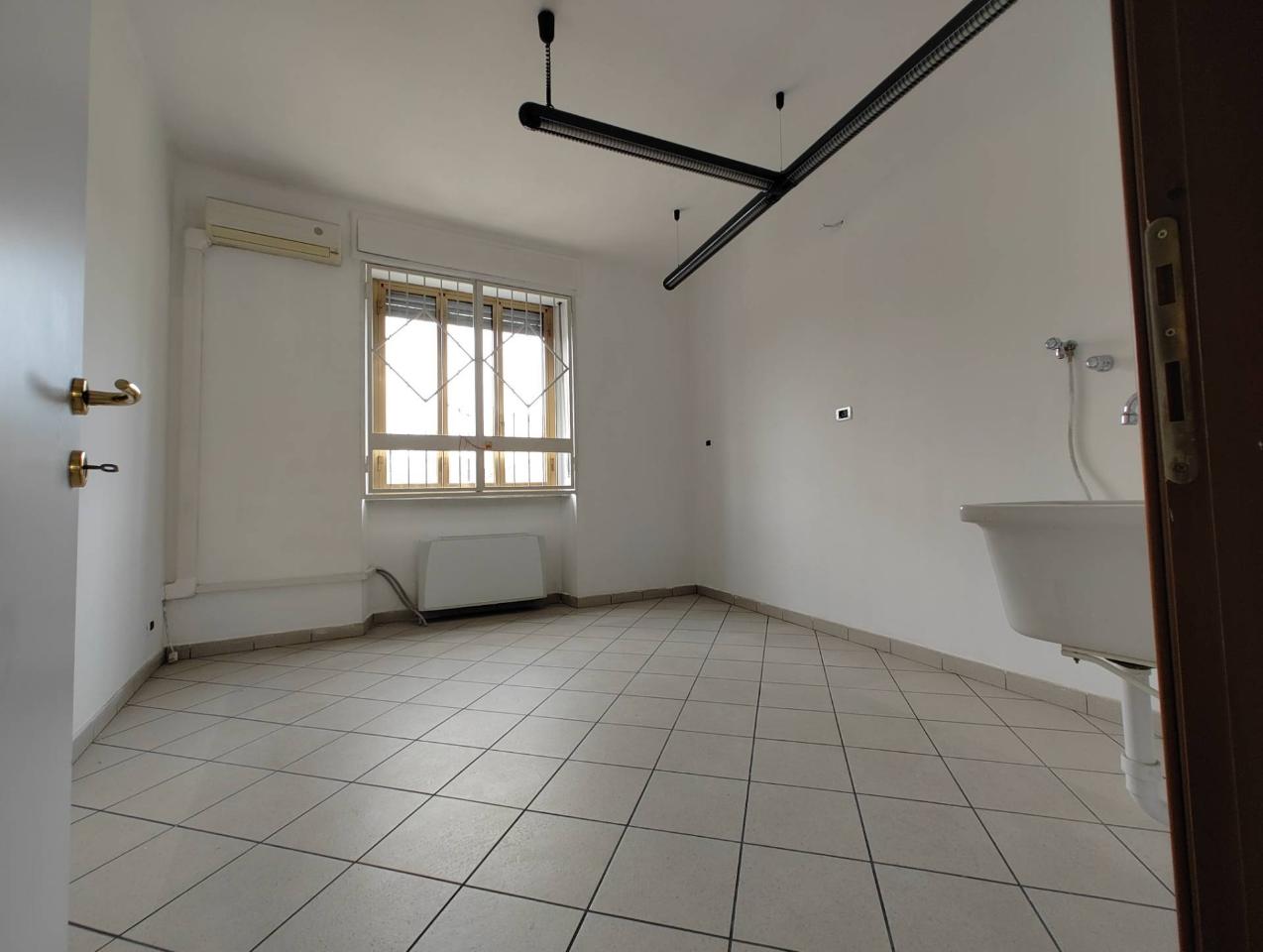 Ufficio in Corso XXV Aprile 66, Rivoli, {3} - Foto 2