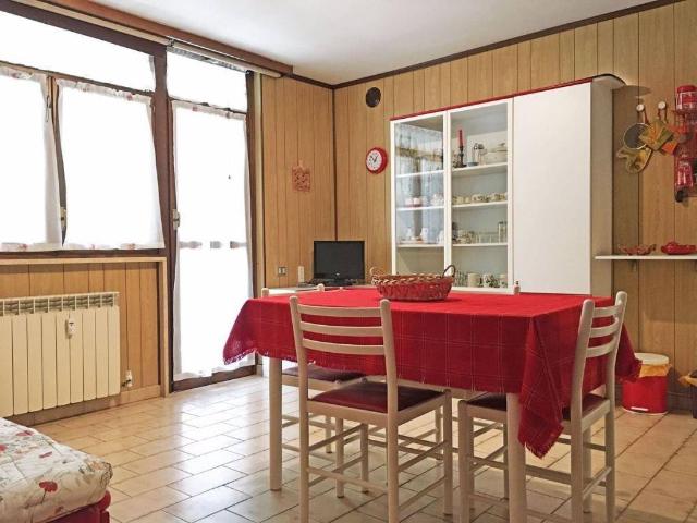 One-room flat in {3}, Viale della Vittoria 17 - Photo 1