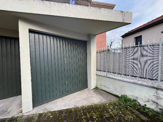 Boxen in Corso Agnelli 5, Settimo Torinese - Foto 1