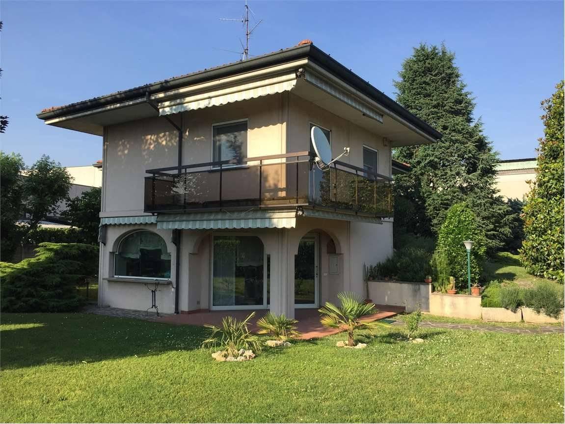Villa in vendita a Cologno Al Serio
