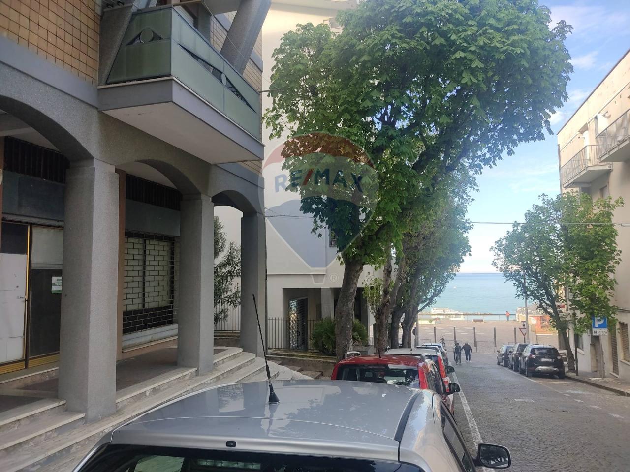 Negozio in Corso Roma 4, Francavilla al Mare - Foto 1