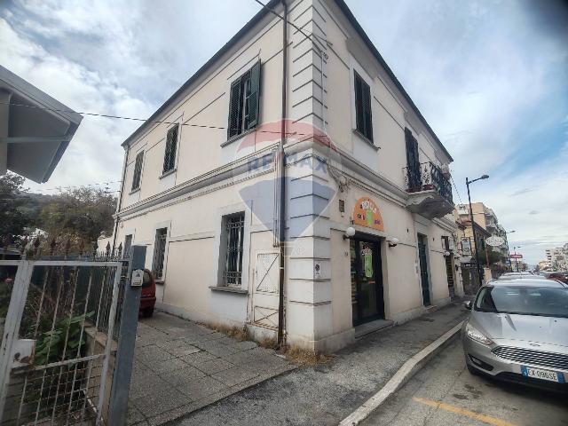 Geschäft in Via Nazionale Adriatica Nord 61, Pescara - Foto 1