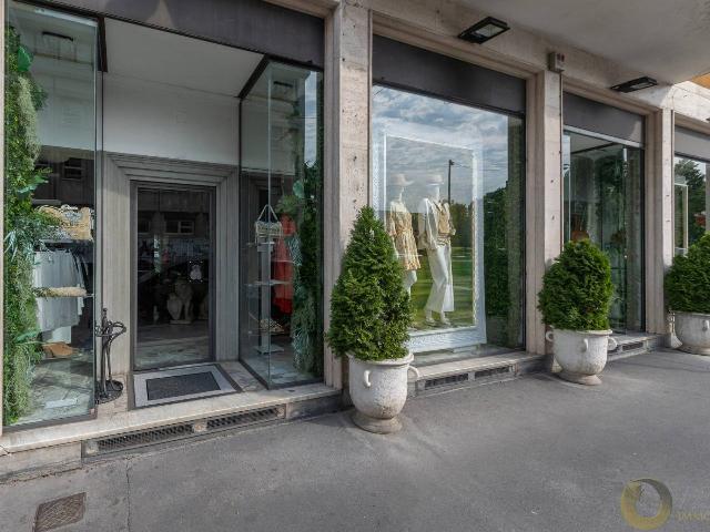 Shop in Via Padova 173, Milano - Photo 1