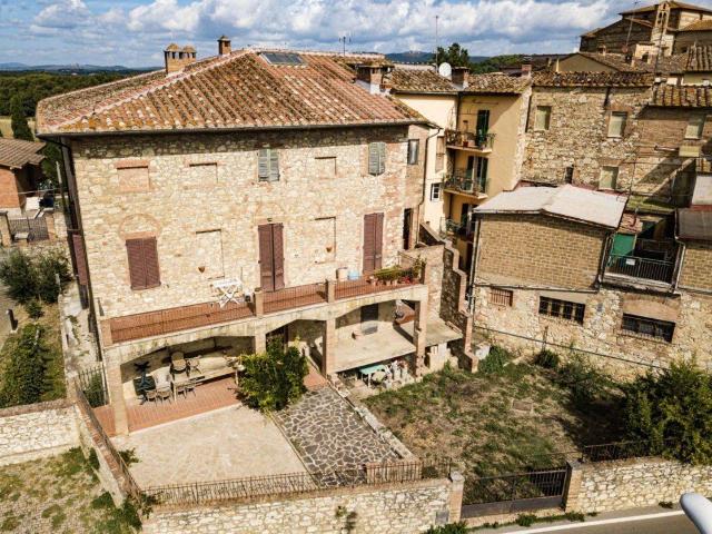 Palazzina commerciale in Via Elia Mazzei, Castelnuovo Berardenga - Foto 1