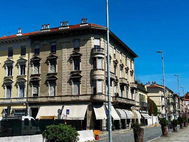 Wohnung in Piazza Ettore Perrone 10, Ivrea - Foto 1