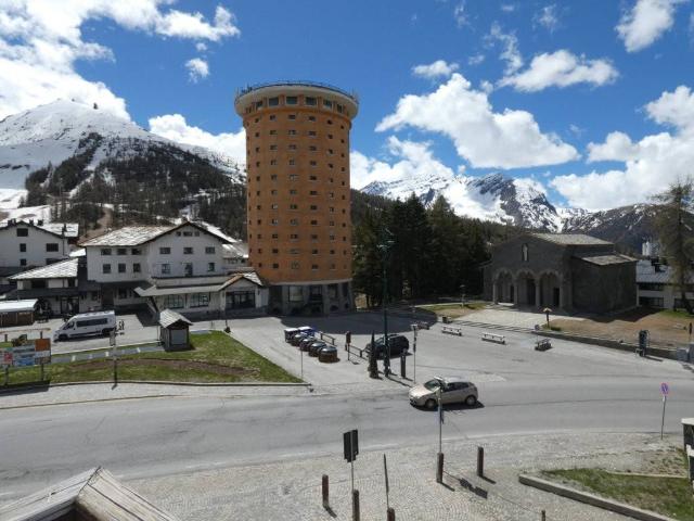 4-room flat in Piazza Agnelli 1/50, Sestriere - Photo 1