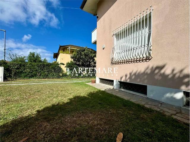 Mansion in Via Palestro, Pietrasanta - Photo 1