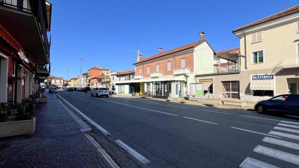 Negozio in Piazza Carlo Alberto 40, Carignano, {3} - Foto 1