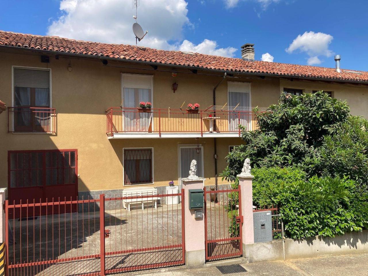 Casa indipendente in vendita a Mombello Di Torino