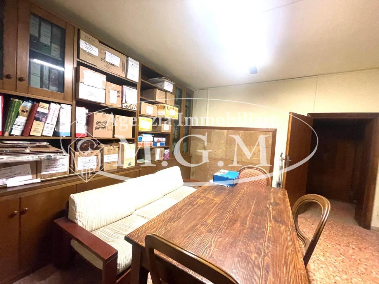 Ufficio in , Pontedera, {3} - Foto 1