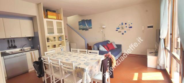 Terraced house in {3}, - Photo 1