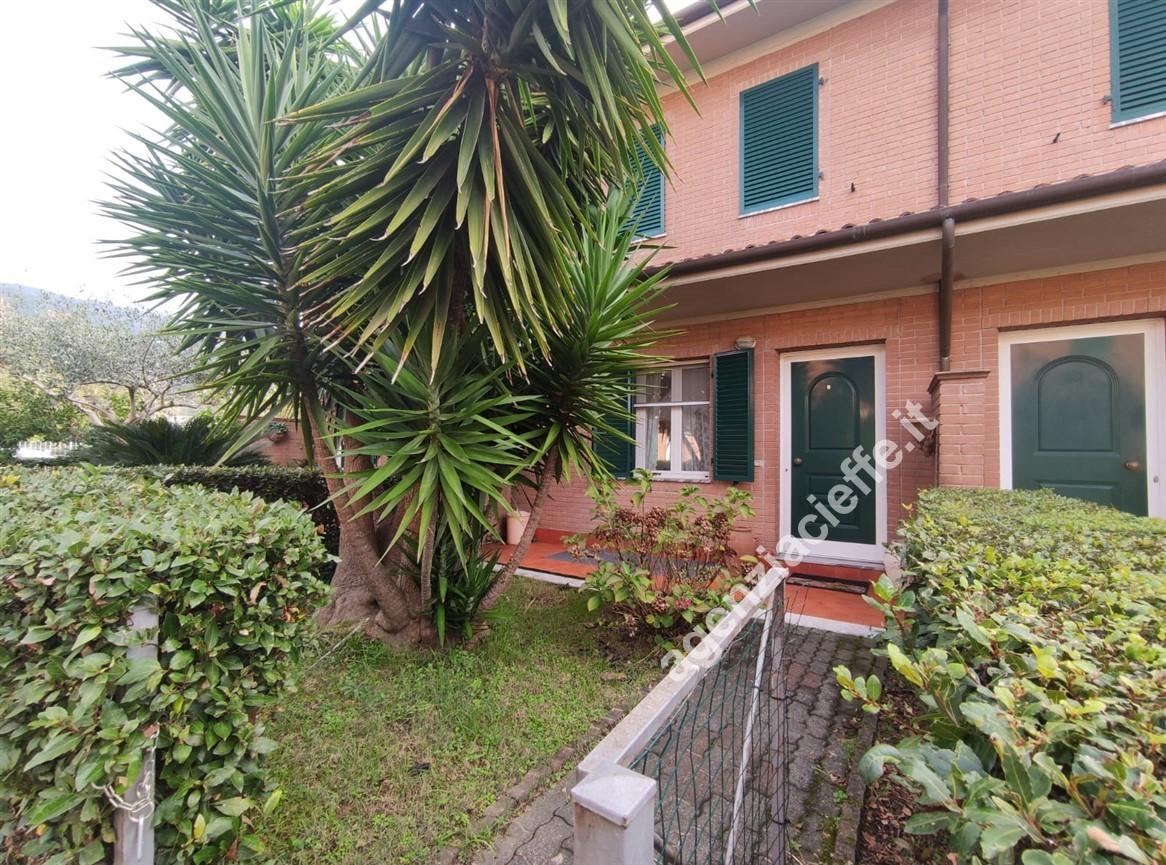 Villa a schiera in vendita a Massa