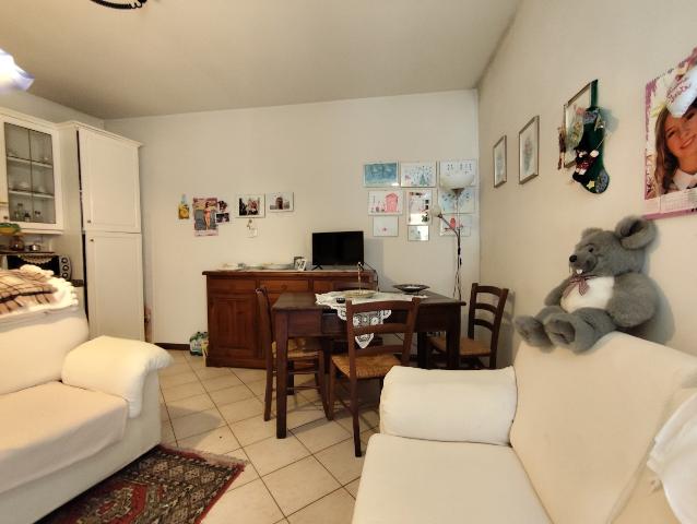 2-room flat in {3}, - Photo 1