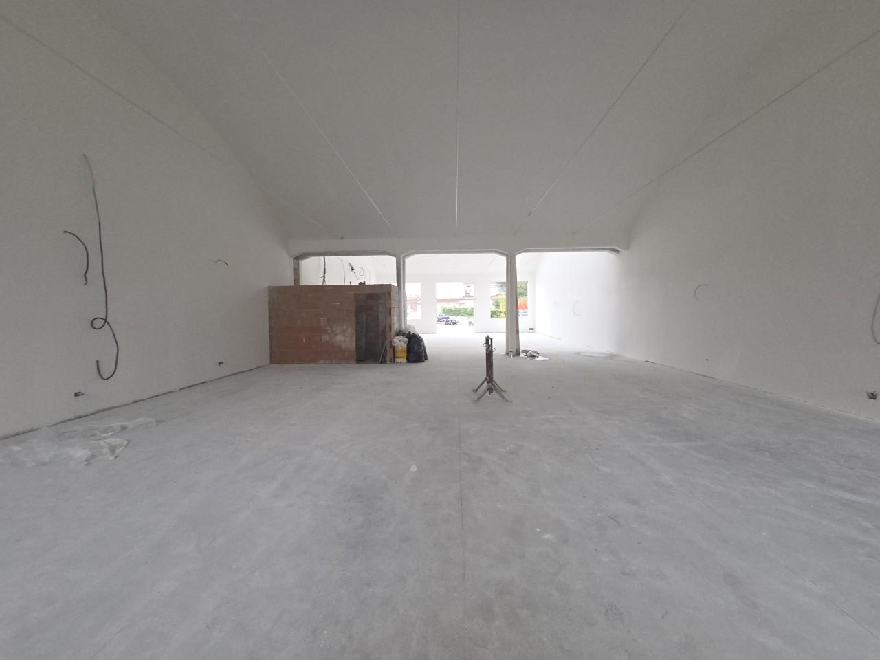 Palazzina commerciale in , Pistoia, {3} - Foto 1