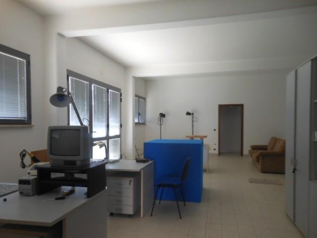 Palazzina commerciale in , Camaiore, {3} - Foto 2
